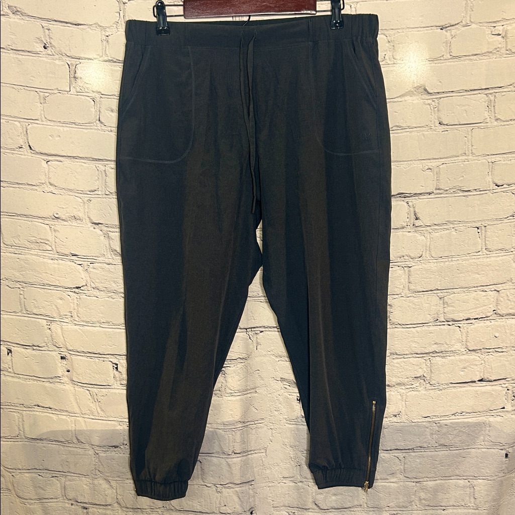Albion Black Zipper Detail Jogger Pants Size Large Excellent Condition